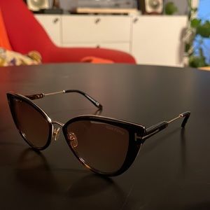 Tom Ford Anjelica Sunglasses in Dark Havana